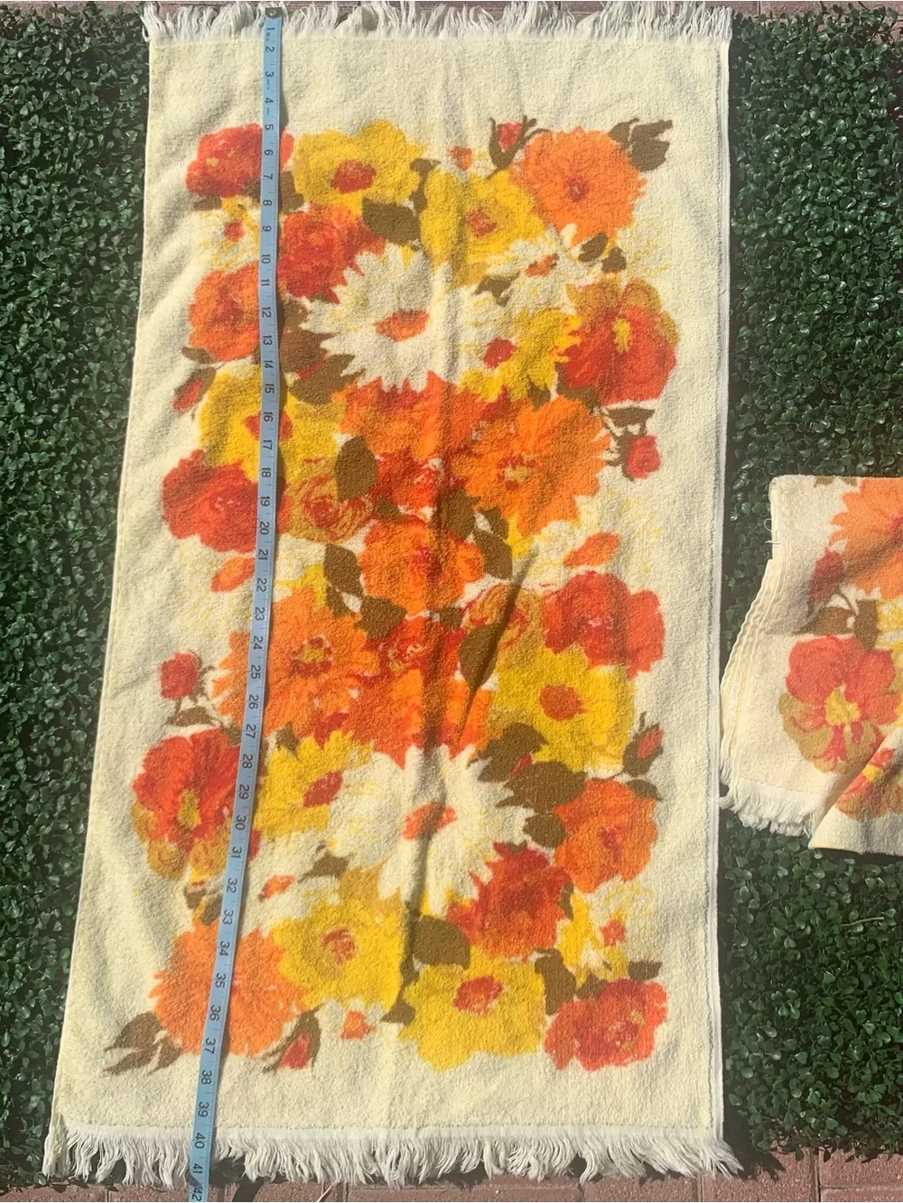 Vintage 70s Cannon yellow orange & red floral Bath Hand Towel & Washcloth Set